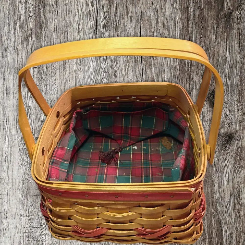 Longaberger‎ Christmas basket. Great condition